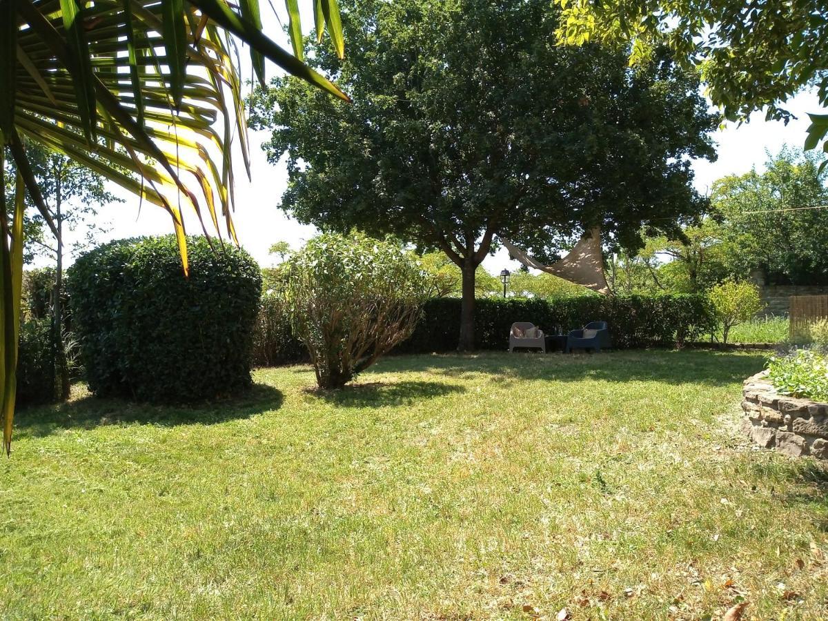 Au Repos Villa Treziers Exteriör bild